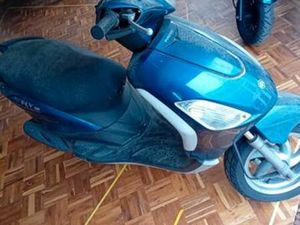 PIAGGIO FLY SNOR SCOOTER - BOUWJAAR 2005 — SCOOTERS | PIAGGIO — MARKTPLAATS