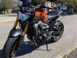 YAMAHA MT-09 2015 – TRÈS BON ÉTAT – ENTRETIEN À JOUR