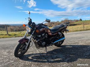 MOTO HONDA SEVENFIFTY