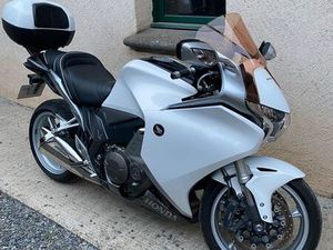 HONDA 1200 VFR 2010 ETAT EXCEPTIONEL