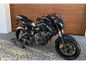 YAMAHA MT