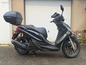 PIAGGIO MEDLEY S ABS 125 – 2017 – TRÈS BON ÉTAT – RÉVISÉ
