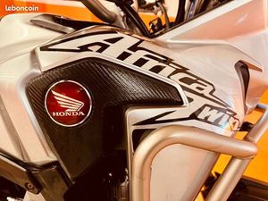 HONDA AFRICA TWIN CRF1000L 2016 – 12 800 KM – ÉTAT NEUF – OPTIONS –8000 EURO URGENT