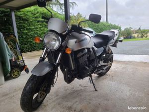VENDS KAWAZAKI ZRX 1100
