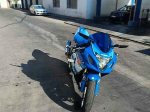SUZUKI - GSXR 750