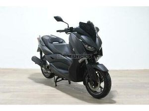 YAMAHA - XMAX 125