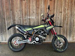 XMF 125 MOTARD