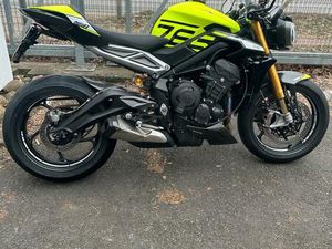 STREET TRIPLE RS MOTO 2