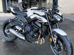 TRIUMPH STREET TRIPLE 765 R 2025 765 CM3 | MOTO ROADSTER | 350 KM | BLANC | 75017 PARIS 17