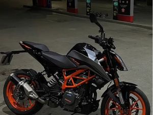KTM DUKE 390