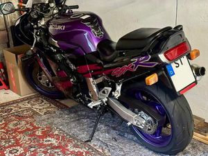 SUZUKI GSXR 750 - INSTANDGESETZT