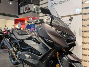 YAMAHA TMAX 500