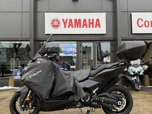 YAMAHA TMAX 560