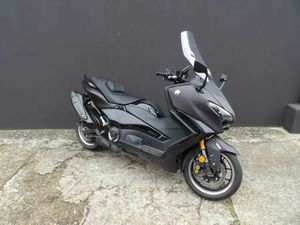 YAMAHA TMAX 560