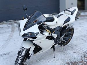 YAMAHA YZF