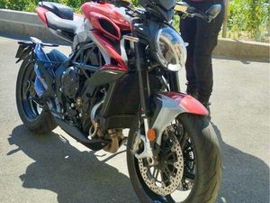 MV AGUSTA BRUTALE 800RR