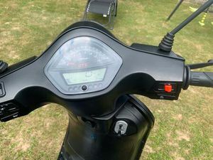 ② GTS BROMER A CLAS TOSCANA .GTS SCOOTER A CLASSE