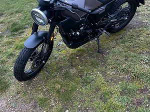 ② BRIXTON CROSSFIRE 125 CC