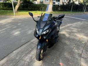 YAMAHA TMAX 560 TECHMAX MEESTE LUXE UITVOERING, AKRAPOVIC GROEN