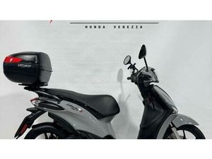 VENDO PIAGGIO LIBERTY 150 S (2025 - 26) USATA A VENEZIA (CODICE 9921204) - MOTO.IT