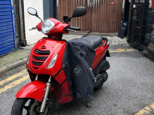 HONDA, PES, 2011, 125 (CC)