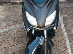 YAMAHA X MAX 250
