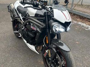 TRIUMPH SPEED TRIPLE 1050 RS