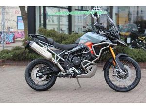 TRIUMPH TIGER 900