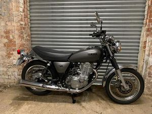 2014 YAMAHA SR400 SINGLE (OLDSKOOL COOL AIR COOLED THUMPER) CLASSIC MOTORCYCLE