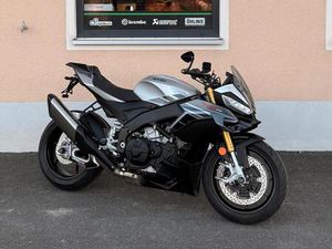 APRILIA TUONO V4 RR E5+ MIT ZUBEHÖR