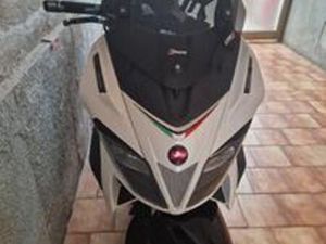 APRILIA SR MAX 300 - 2012