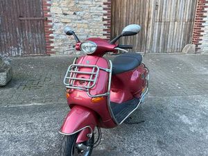PIAGGIO VESPA ET4 ROT - KLASSISCHER ROLLER