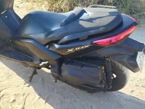 YAMAHA XMAX 400 (15) LUMIAR