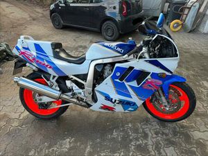 SUZUKI GSX-R 1100 GV73C – KLASSIKER, GUTER ZUSTAND