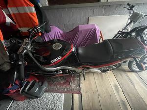 YAMAHA FZR 1000 MOD 87/GUTEZUSTAND, WENIG KILOMETER GELAUFEN