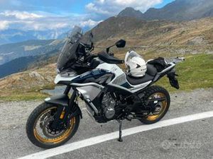 CF MOTO MT 800 EXPLORE