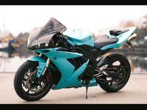 YAMAHA YZF R1 RN12 / CARBON