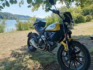 DUCATI SCRAMBLER 800 ICON