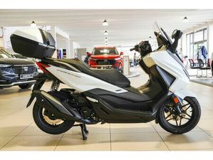 HONDA FORZA 350 INKL. TOP CASE MIT GRIFFHEIZUNG