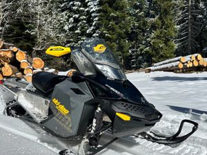 SKI-DOO SUMMIT 800R →