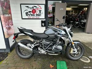 2022 BMW R1250R EXCLUSIVE