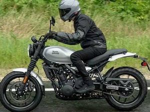 2026 ROYAL ENFIELD GUERRILLA 450 SMOKE ONLY 12 MILES!