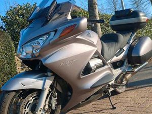 ② PAN EUROPÉEN HONDA ST1300