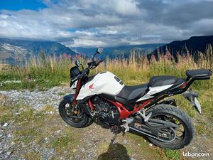 HONDA HORNET 750 2024