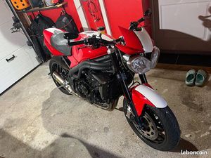 TRIUMPH SPEED TRIPLE