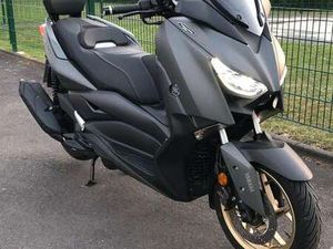 YAMAHA X-MAX 125