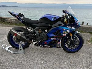 YAMAHA R7 CUP PRÊTE À ROULER