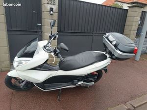 VENDS SCOOTER 125 HONDA PCX