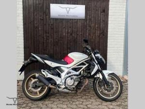 SUZUKI SFV 650 GLADIUS (BJ 2010) — MOTOREN | SUZUKI — MARKTPLAATS