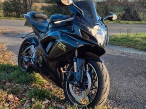 SUZUKI GSXR 750